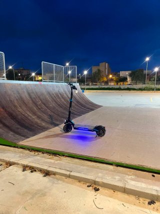 Patinete Eléctrico con Luces LED Azules