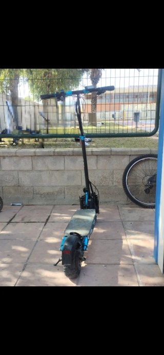 Patinete Eléctrico con Luces LED Azules