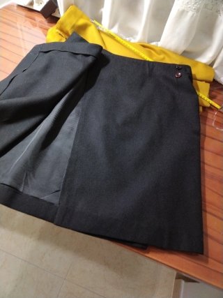 Falda lana negra Talla 46
