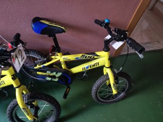 Bicicletas infantiles amarillas