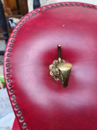Perchero Corazón Militar.hecho a mano.en polipiel