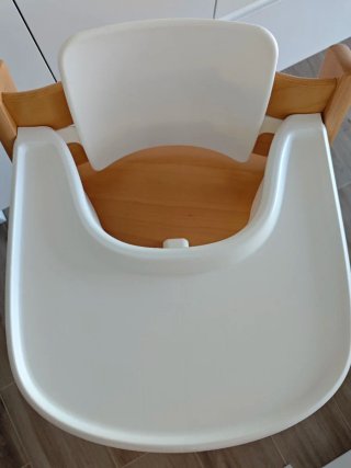 Trona Stokke con bandeja y funda