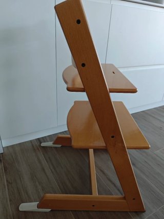Trona Stokke con bandeja y funda