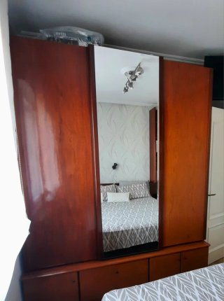 dormitorio matrimonio.con canapé abatible