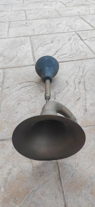 4 Trompetas antiguas latón claxon mano