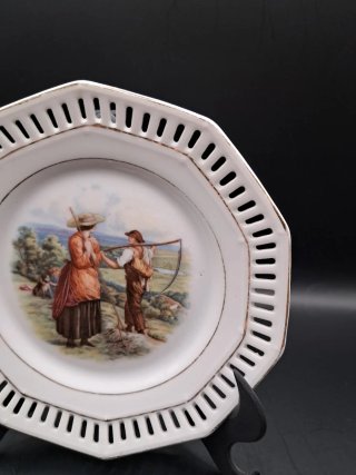 Plato de porcelana calada alemán