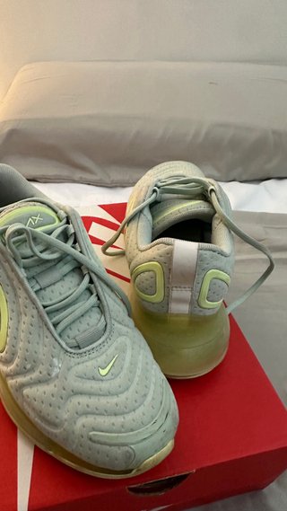 Nike Air Max 720 verde agua y amarillo fosforito