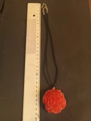 Collana rosa rossa