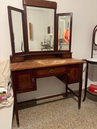 Tocador antiguo madera y mármol