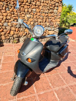 Aprilia Scooter 50cc Negra
