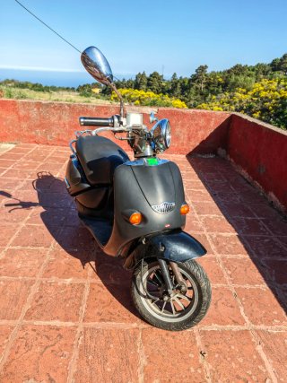Aprilia Scooter 50cc Negra