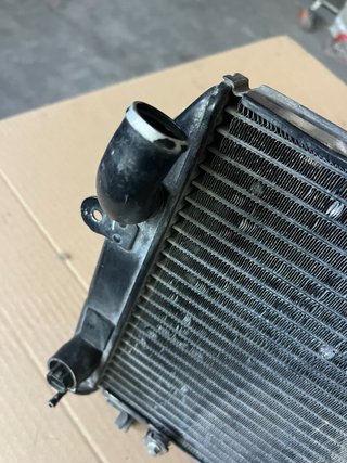 Radiador y ventilador Yamaha R6 (99)