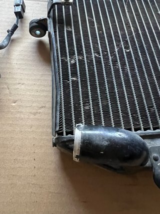 Radiador y ventilador Yamaha R6 (99)