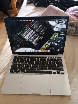 MacBook Pro 13 i7 32GB Plata