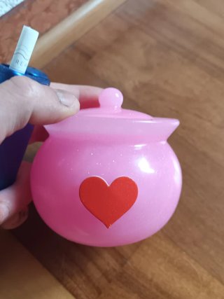 Vasetto porta gioie rosa con cuore rosso