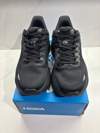 Hoka Talla 45 Negras