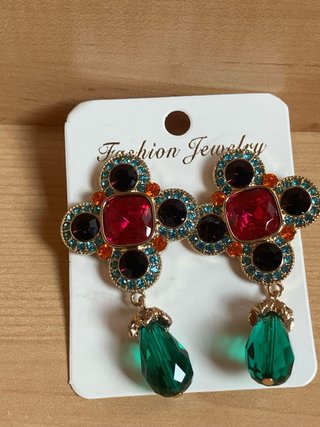 Pendientes joya con piedras