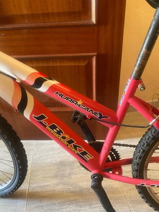 Bicicleta Hurricane J-Bike Roja y Blanca