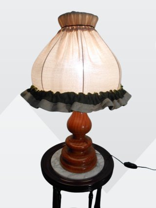 Lámpara de mesa madera