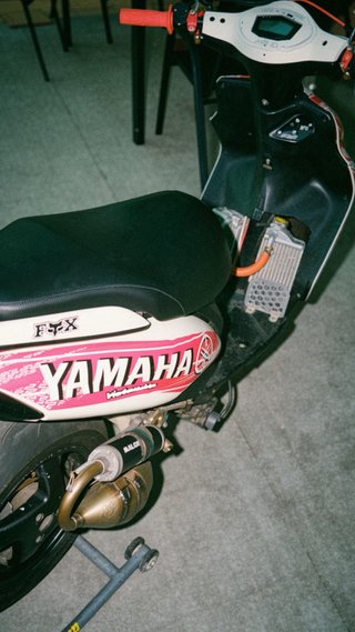 Yamaha Jog RR Scooter Roja y Blanca