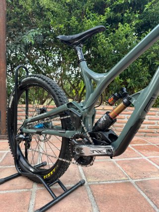 Bicicleta Commencal Supreme V4.5 DH