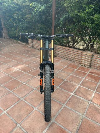 Bicicleta Commencal Supreme V4.5 DH