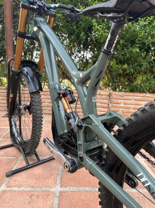 Bicicleta Commencal Supreme V4.5 DH