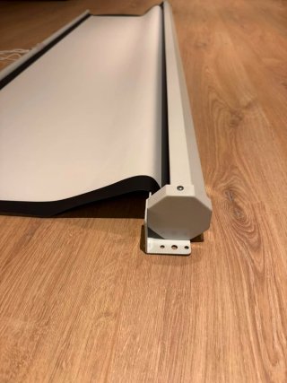 Pantalla Proyector 84 pulgadas 181cm