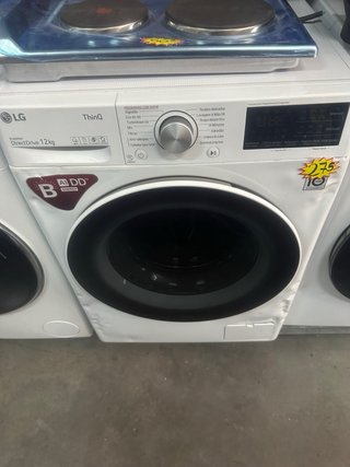 Lavadora LG ThinQ 13kg tara estética