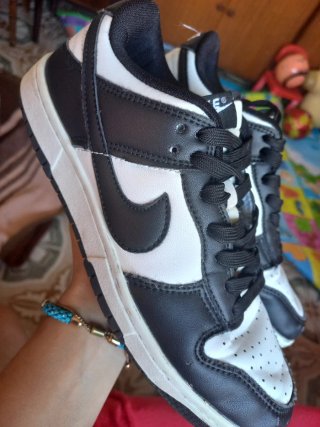 Tenis Nike Negros y Blancos
