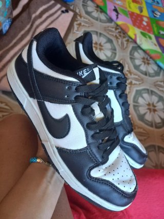 Tenis Nike Negros y Blancos