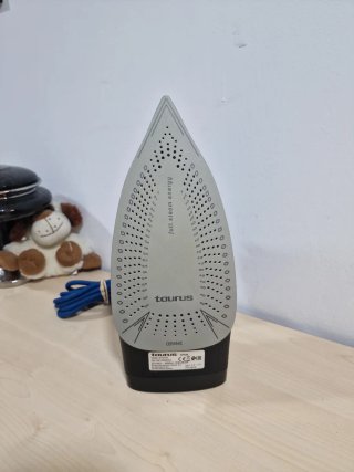 Plancha Vapor Taurus Geyser Eco 2700