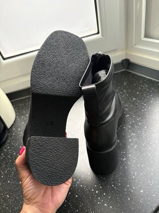 Botines de piel sintética negros
