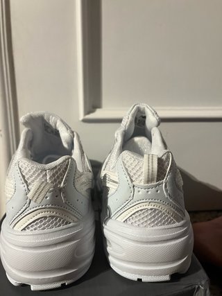 New Balance Bambas Blancas y Plateadas