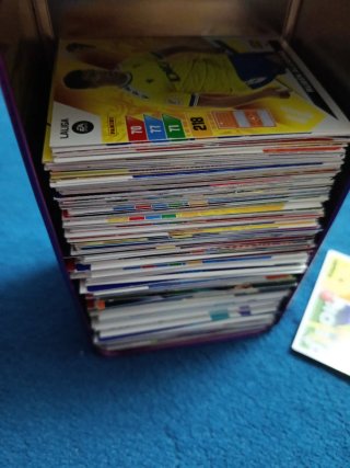 Caja Adrenalyn XL cromos 22-23 y 23-24