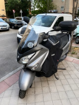 Suzuki Burgman 125 2014 Gris