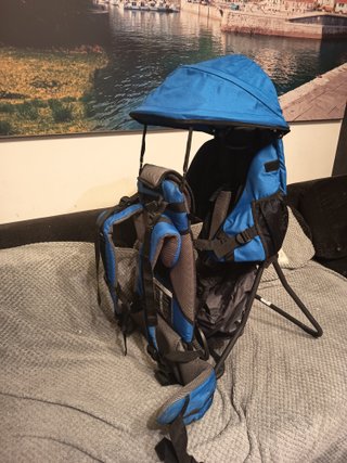 Portabebés Mochila Montaña Azul.