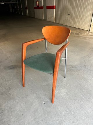 Mesa de centro de madera y cristal
