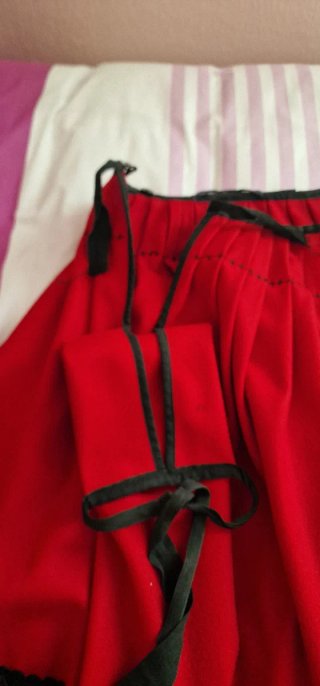 Traje Regional Negro y Rojo