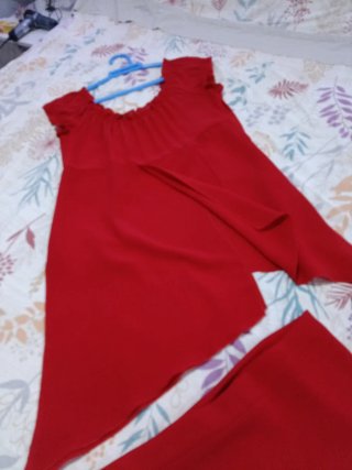 Conjunto pantalón y blusa roja