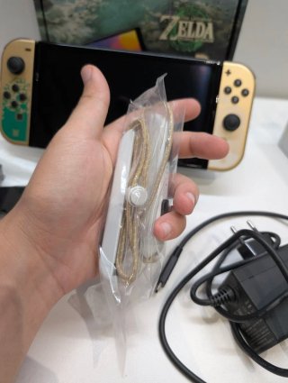 Nintendo Switch OLED Oro e Bianco