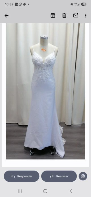 Abito da sposa bianco con pizzo