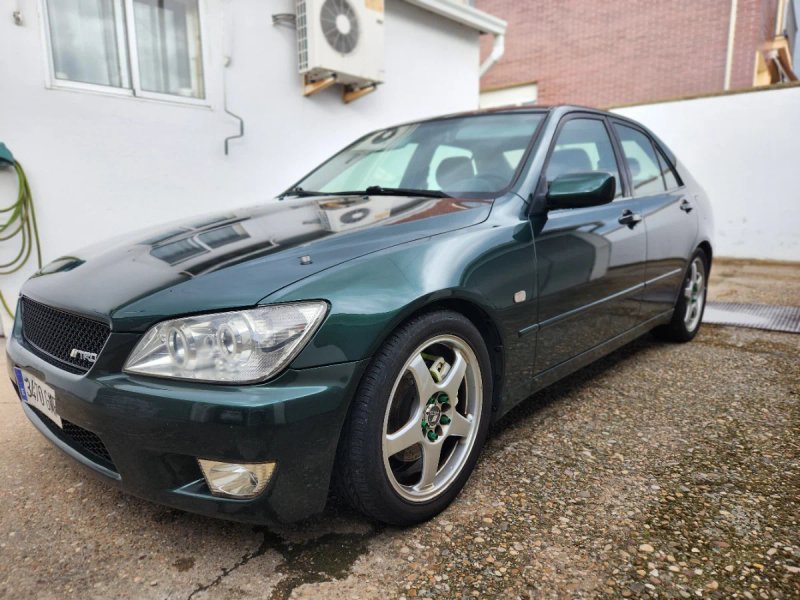 Lexus IS 1999 - foto 1