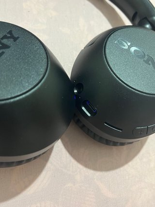 Auriculares Sony Bluetooth Negros + cable de carga