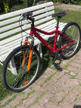 Bicicleta jovenes roja