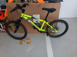 Bicicleta Rockrider infantil verde