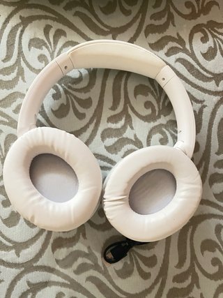 Auriculares Sony Bluetooth Blancos + Cargador