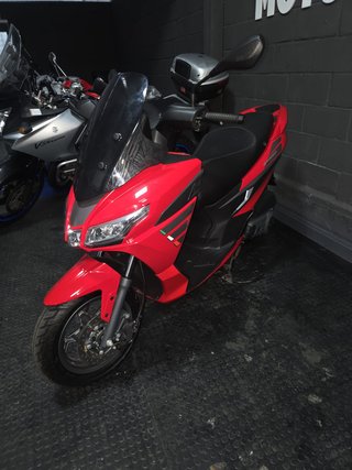 APRILIA SXR 50 4T 2024 3MIL KM PRACTICAMENTE NUEV