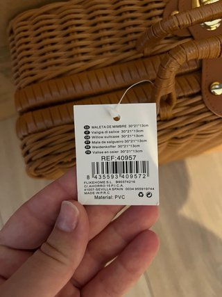 Cesta de mimbre marrón