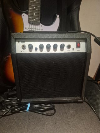 Guitarra Eléctrica con caja nueva